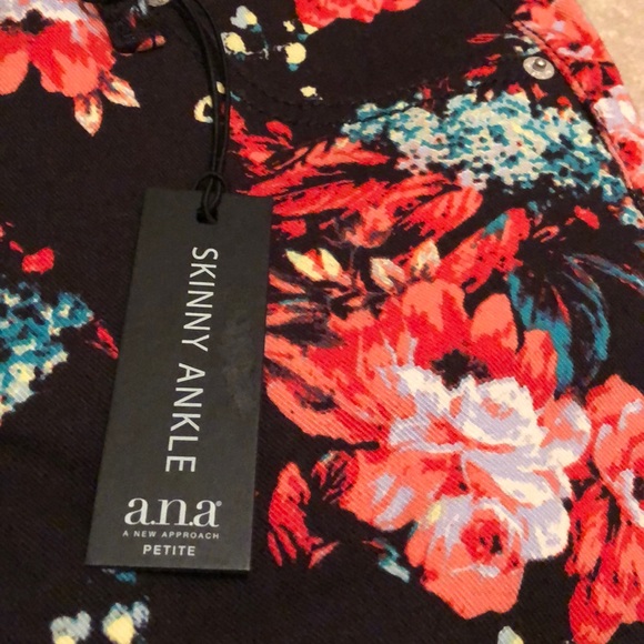 Floral skinny ankle pants/jeans, stretchy material - Picture 8 of 11